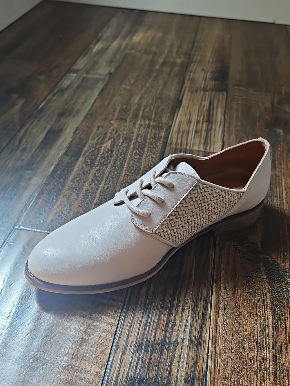 Lucky Brand Ivory Leather Women’s Casual Lace-Up Oxford Shoes